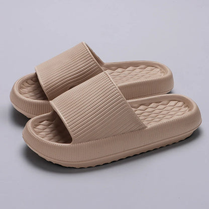 Summer Platform Slippers for Women Lightweight Non-slip Cloud Bathroom Slides Woman Comfortable Soft Sole Beach Slippers 2024