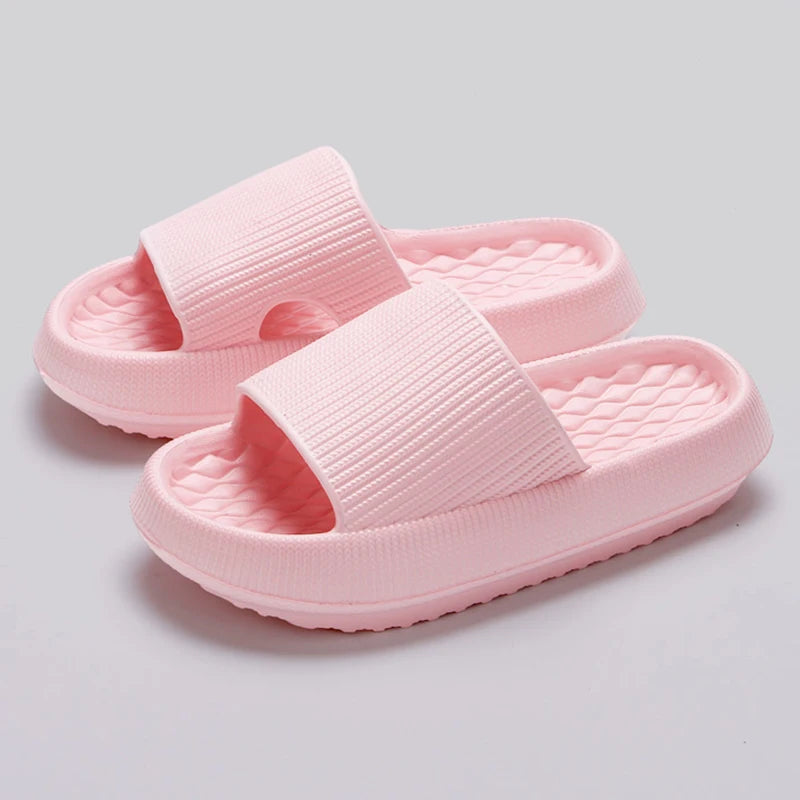 Summer Platform Slippers for Women Lightweight Non-slip Cloud Bathroom Slides Woman Comfortable Soft Sole Beach Slippers 2024