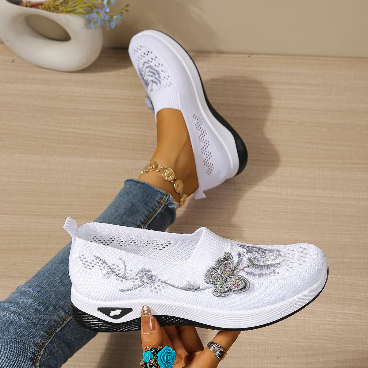 Comfort Women Closed Toe Mules Sandals Floral Embroidery Hollow Mesh Slip On Wedge Platform Lightweight Daily Walkin Lady Shoes