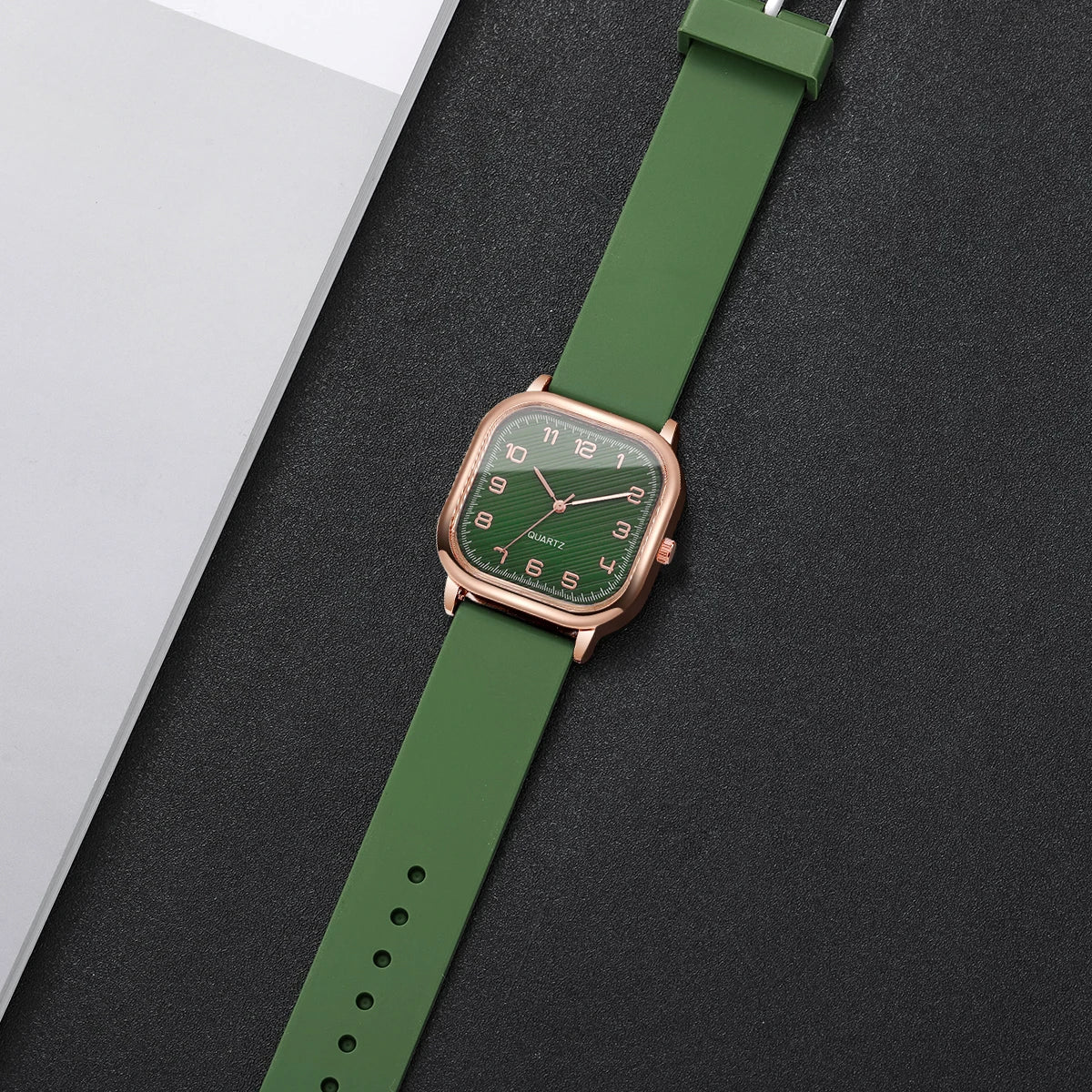 Fashion Square Women Watch Green Silicone Strap Casual Quartz Wristwatches Ladies Clock Relogio Feminino（Without Box）