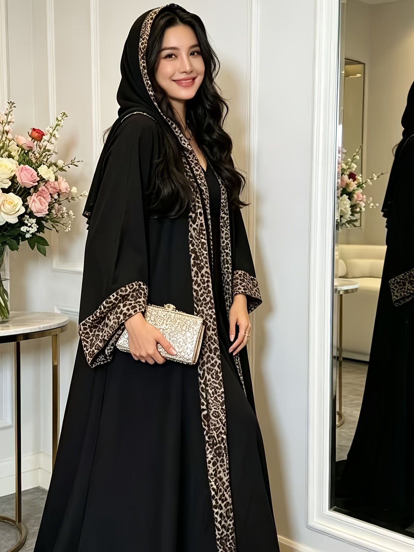 طقم رداء ووشاح رأس من قطعتين: رداء صلاة إسلامي يتميز بتصميم مرقع أنيق بطبعة جلد الفهد مفتوح من الأمام، مع وشاح رأس مطابق بطبعة جلد الفهد. ناعم ومريح؛ تصميم كلاسيكي ومتعدد الاستخدامات، مناسب للجميع